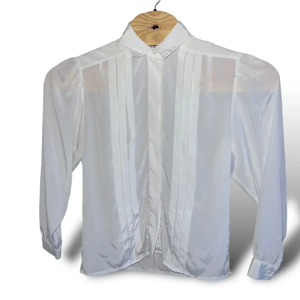TJW by Mervyn’s 10 Woman’s VintageElegant Pleated White Front Button‎ Blouse